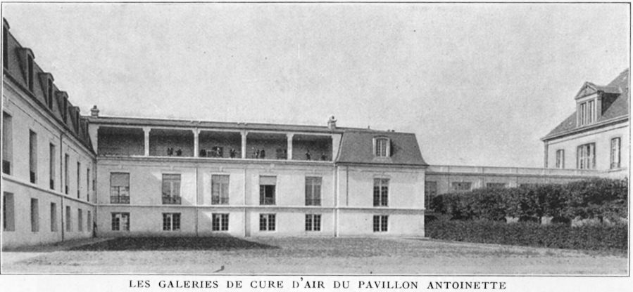 Le Creusot - Hôtel Dieu - Une galerie de cure d'air du pavillon Antoinette