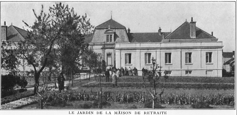 Le Creusot - Le jardin de la maison de retraite