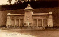 Monument aux morts - Place Charles de Gaulle - Le creusot en Bourgogne - 71200